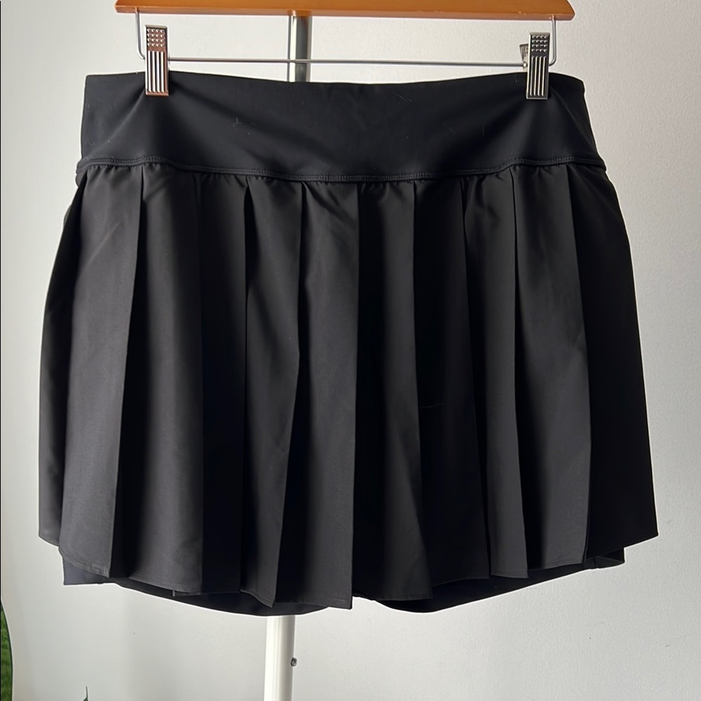 Pleated Elegant Black Skort XL
